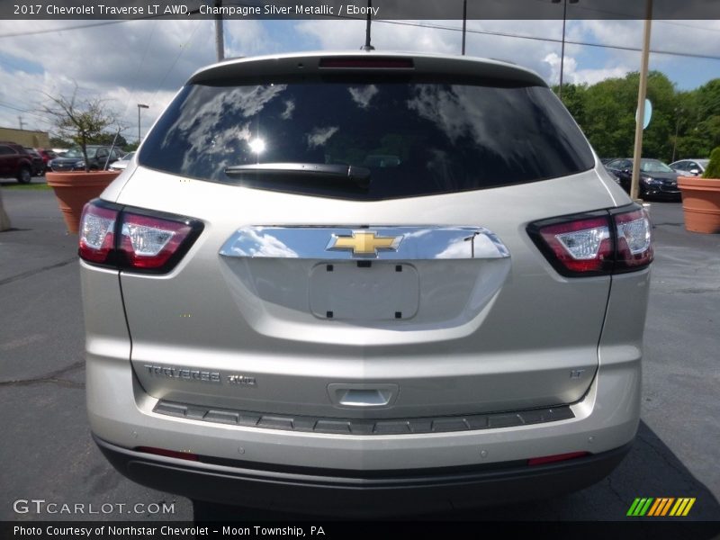 Champagne Silver Metallic / Ebony 2017 Chevrolet Traverse LT AWD