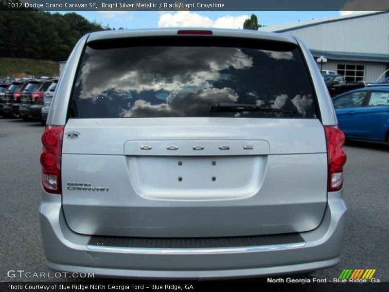 Bright Silver Metallic / Black/Light Graystone 2012 Dodge Grand Caravan SE