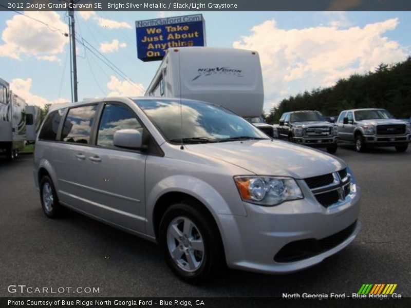 Bright Silver Metallic / Black/Light Graystone 2012 Dodge Grand Caravan SE