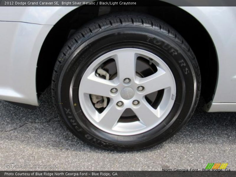 Bright Silver Metallic / Black/Light Graystone 2012 Dodge Grand Caravan SE