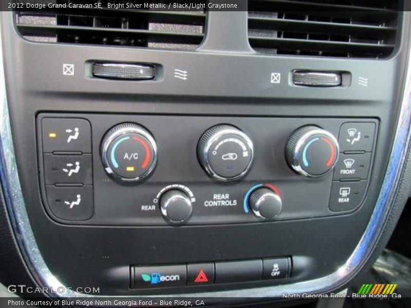 Bright Silver Metallic / Black/Light Graystone 2012 Dodge Grand Caravan SE