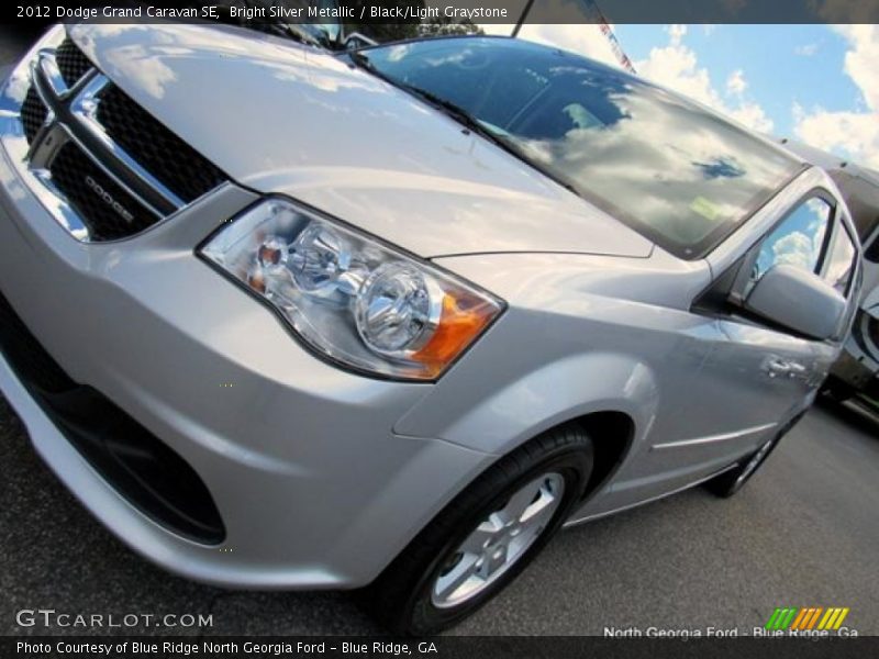 Bright Silver Metallic / Black/Light Graystone 2012 Dodge Grand Caravan SE