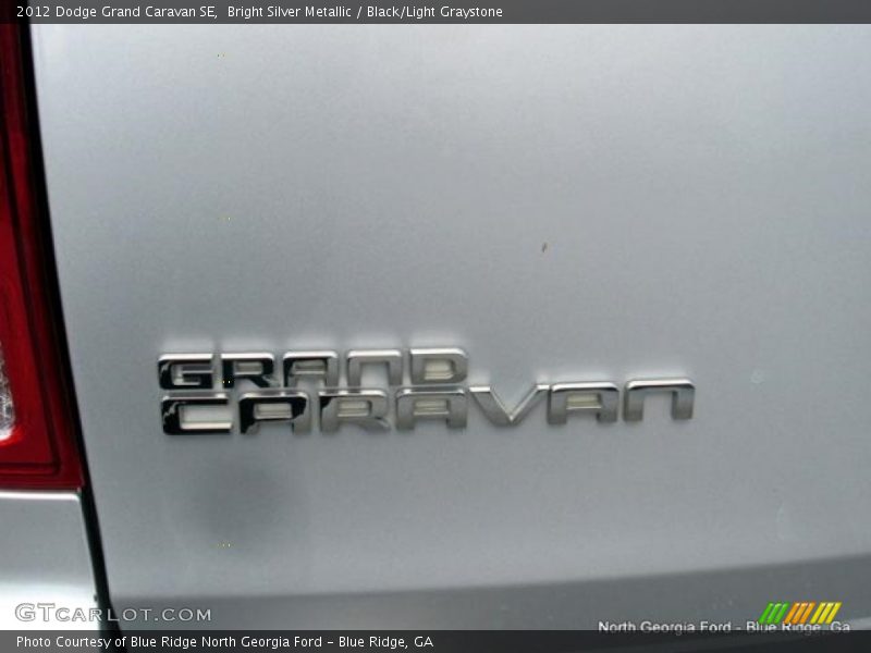 Bright Silver Metallic / Black/Light Graystone 2012 Dodge Grand Caravan SE