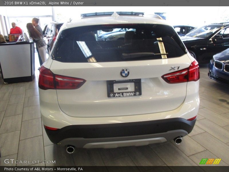 Alpine White / Oyster 2016 BMW X1 xDrive28i