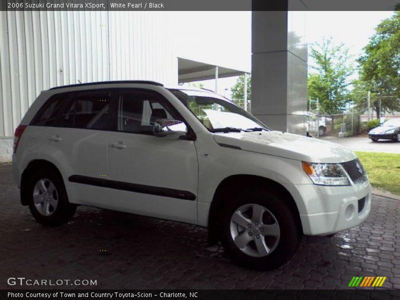 White Pearl / Black 2006 Suzuki Grand Vitara XSport