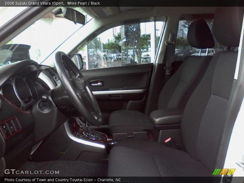 White Pearl / Black 2006 Suzuki Grand Vitara XSport