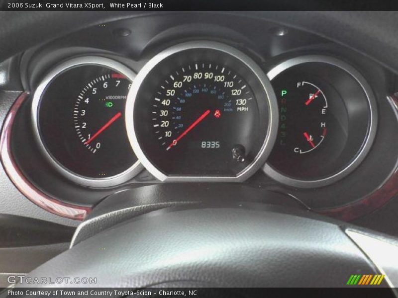 White Pearl / Black 2006 Suzuki Grand Vitara XSport