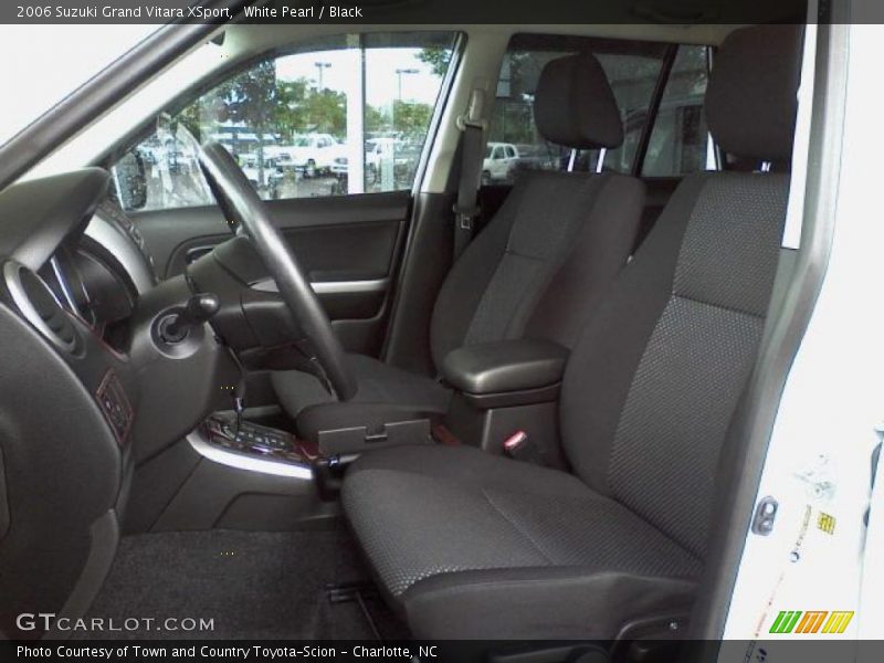 White Pearl / Black 2006 Suzuki Grand Vitara XSport