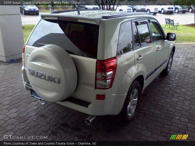 White Pearl / Black 2006 Suzuki Grand Vitara XSport