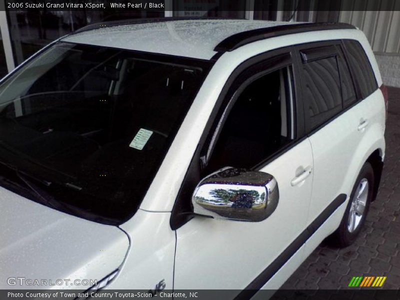 White Pearl / Black 2006 Suzuki Grand Vitara XSport