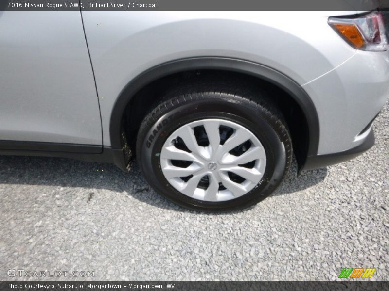Brilliant Silver / Charcoal 2016 Nissan Rogue S AWD