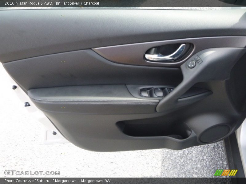 Brilliant Silver / Charcoal 2016 Nissan Rogue S AWD