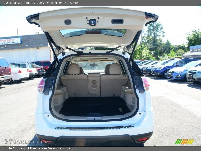 Glacier White / Almond 2016 Nissan Rogue SL AWD