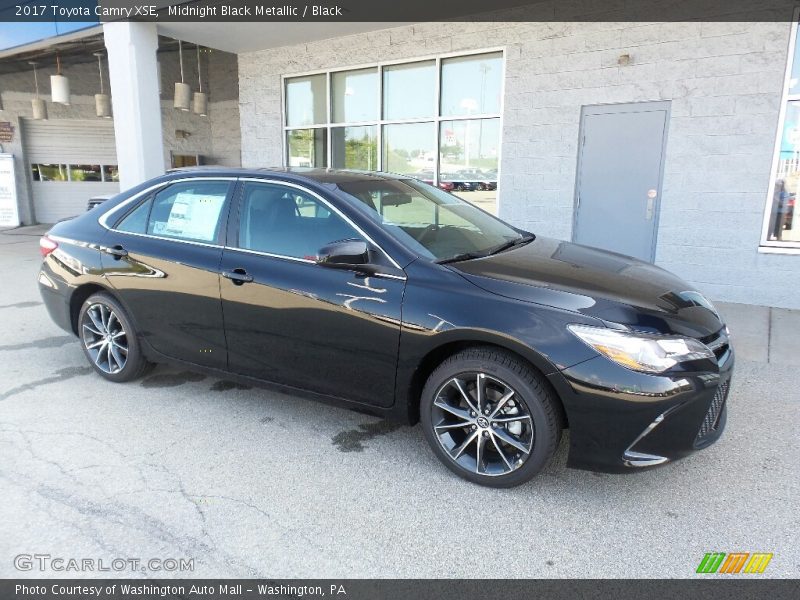 Midnight Black Metallic / Black 2017 Toyota Camry XSE