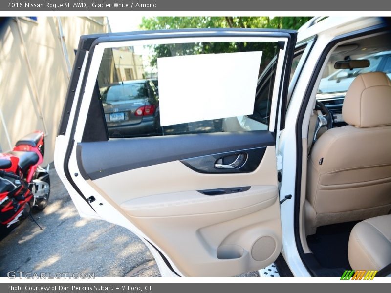 Glacier White / Almond 2016 Nissan Rogue SL AWD