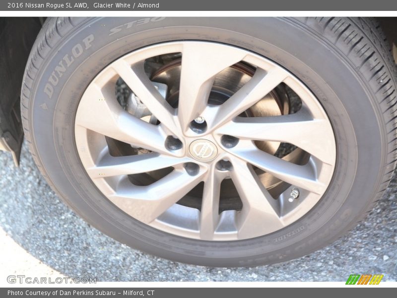 Glacier White / Almond 2016 Nissan Rogue SL AWD