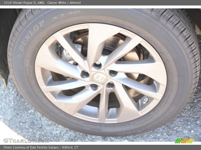 Glacier White / Almond 2016 Nissan Rogue SL AWD