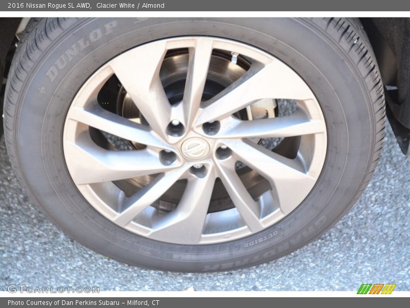 Glacier White / Almond 2016 Nissan Rogue SL AWD