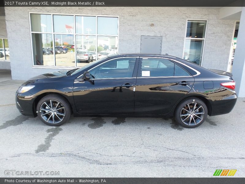 Midnight Black Metallic / Black 2017 Toyota Camry XSE