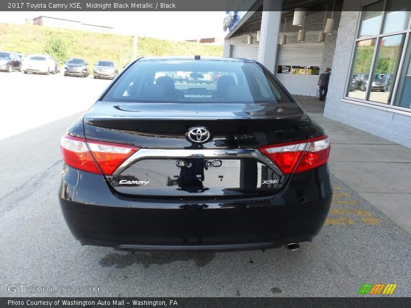 Midnight Black Metallic / Black 2017 Toyota Camry XSE