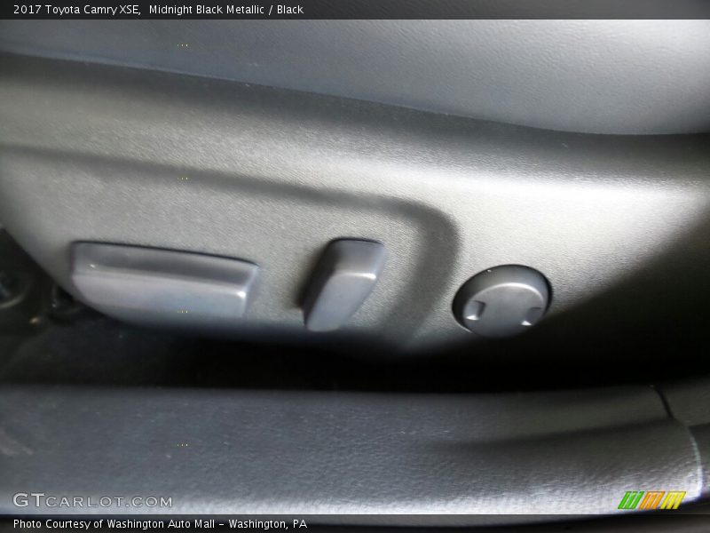 Midnight Black Metallic / Black 2017 Toyota Camry XSE