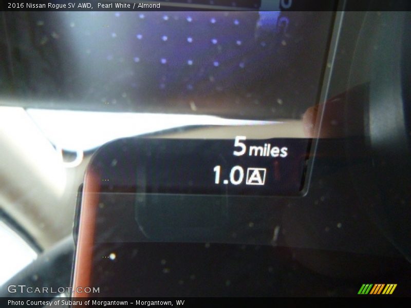 Pearl White / Almond 2016 Nissan Rogue SV AWD