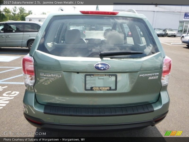 Jasmine Green Metallic / Gray 2017 Subaru Forester 2.5i