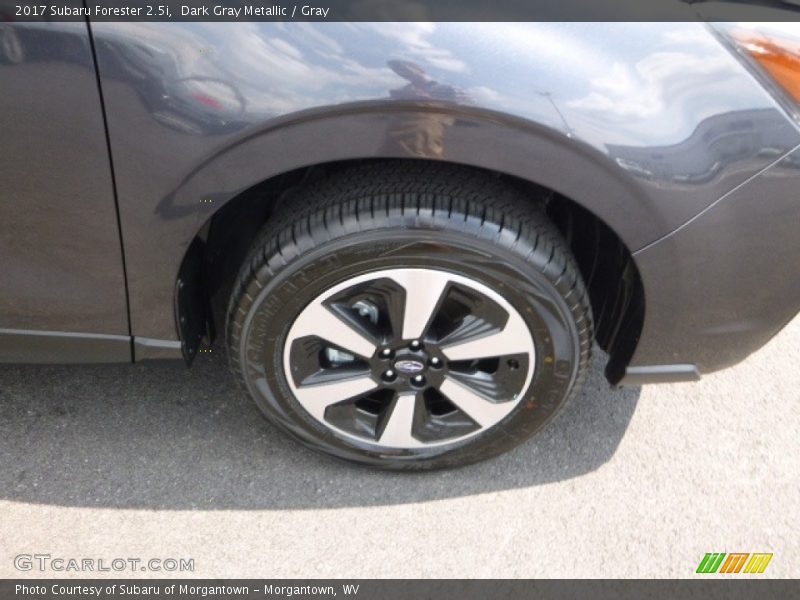 Dark Gray Metallic / Gray 2017 Subaru Forester 2.5i