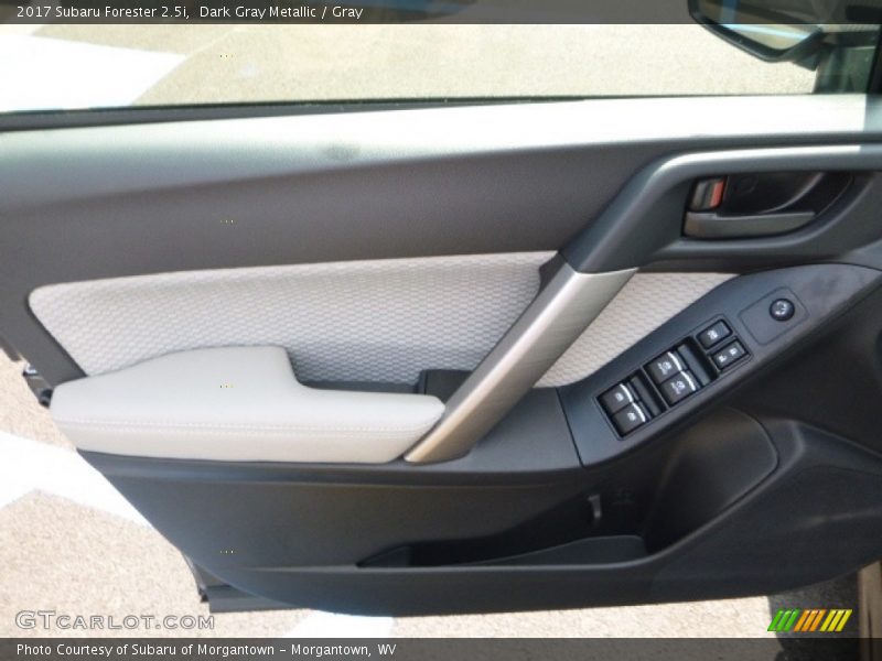 Dark Gray Metallic / Gray 2017 Subaru Forester 2.5i