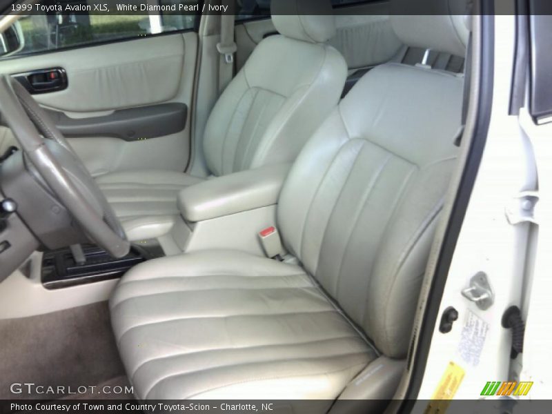 White Diamond Pearl / Ivory 1999 Toyota Avalon XLS