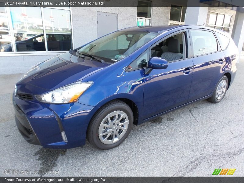 Front 3/4 View of 2017 Prius v Three