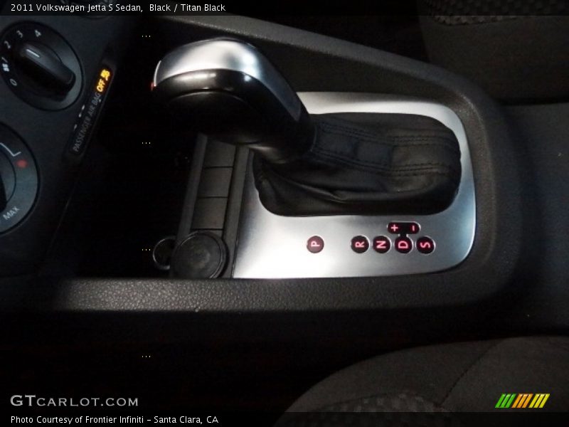 Black / Titan Black 2011 Volkswagen Jetta S Sedan