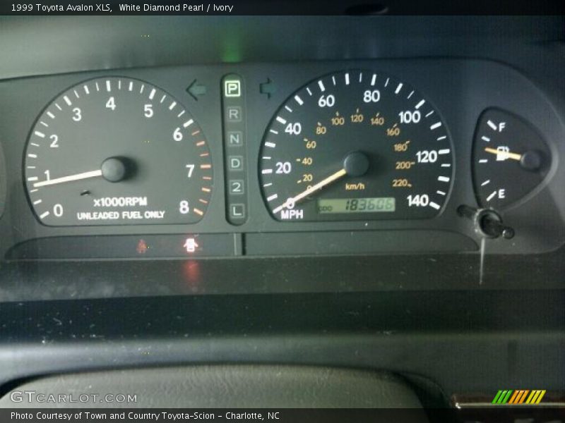 White Diamond Pearl / Ivory 1999 Toyota Avalon XLS