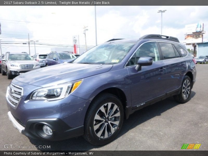 Front 3/4 View of 2017 Outback 2.5i Limited