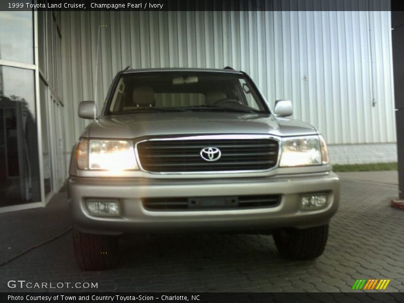 Champagne Pearl / Ivory 1999 Toyota Land Cruiser