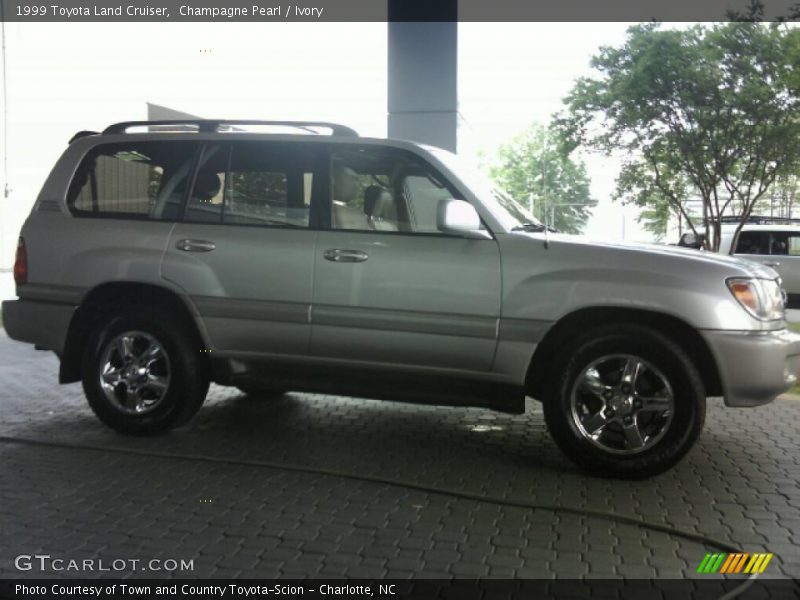 Champagne Pearl / Ivory 1999 Toyota Land Cruiser