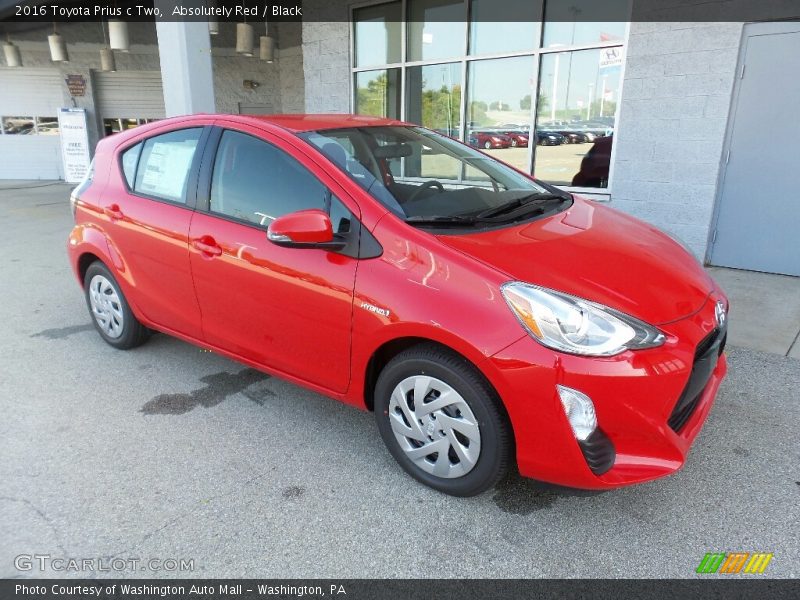 Front 3/4 View of 2016 Prius c Two