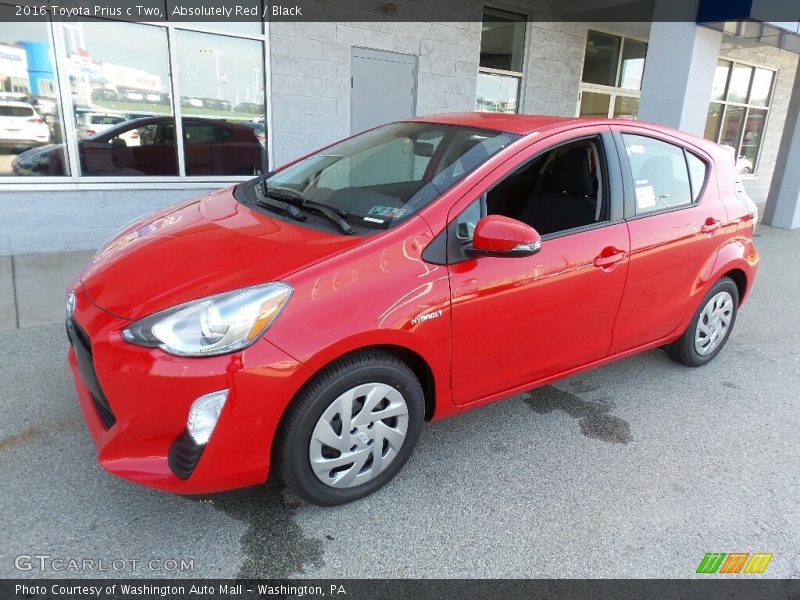 Front 3/4 View of 2016 Prius c Two