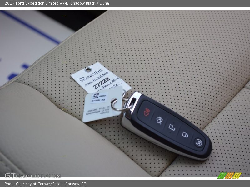 Shadow Black / Dune 2017 Ford Expedition Limited 4x4