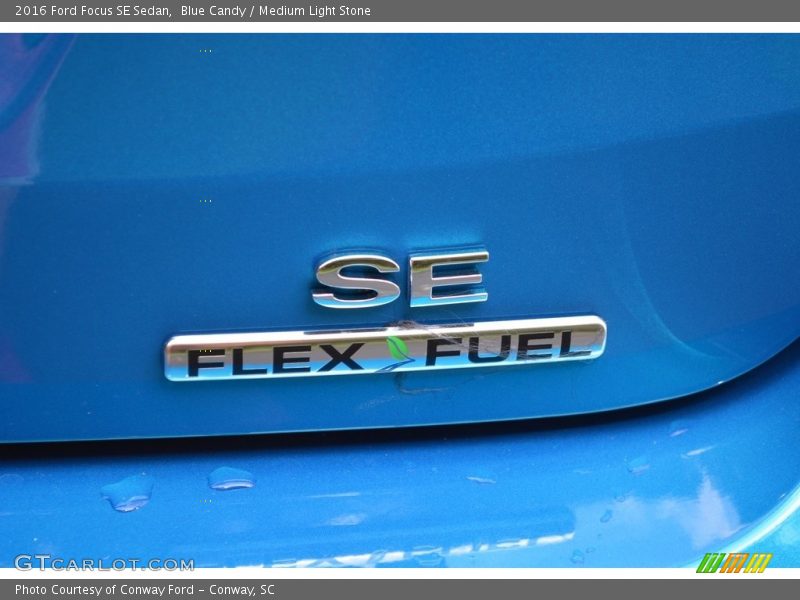 Blue Candy / Medium Light Stone 2016 Ford Focus SE Sedan