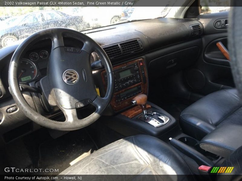 Pine Green Metallic / Grey 2002 Volkswagen Passat GLX 4Motion Sedan