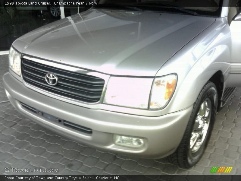 Champagne Pearl / Ivory 1999 Toyota Land Cruiser