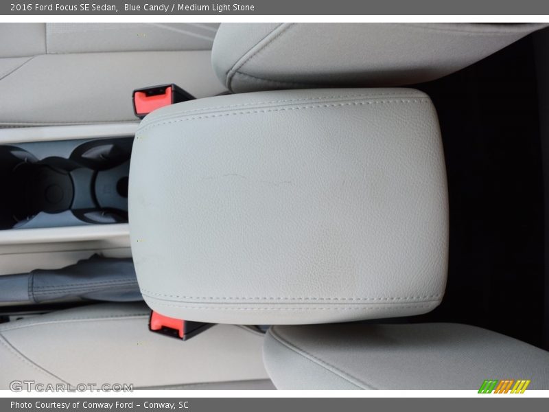 Blue Candy / Medium Light Stone 2016 Ford Focus SE Sedan