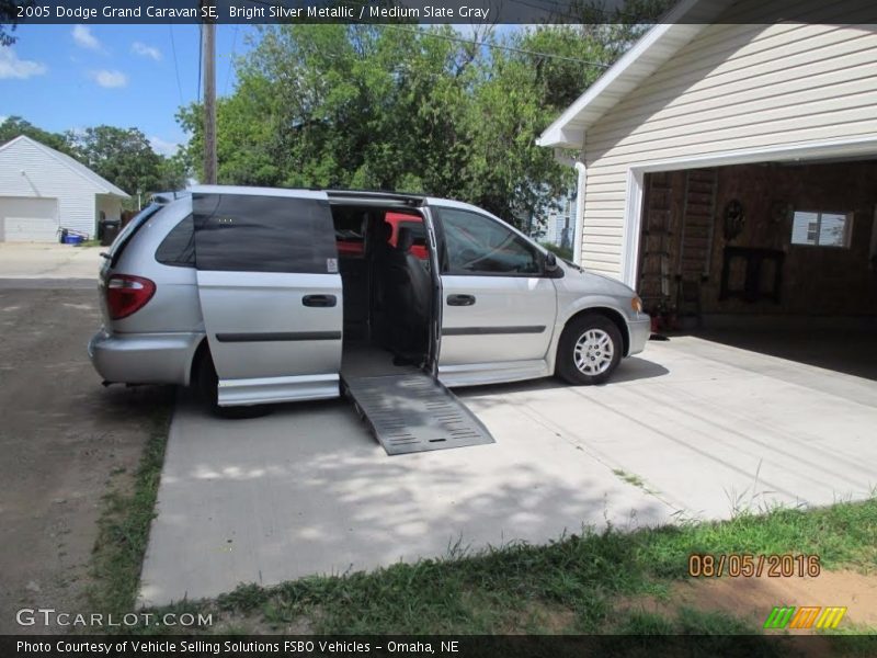 Bright Silver Metallic / Medium Slate Gray 2005 Dodge Grand Caravan SE