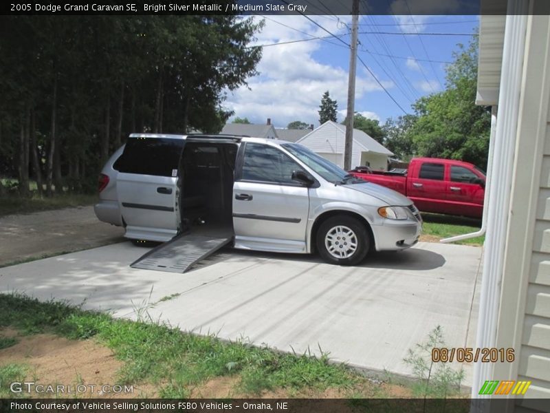 Bright Silver Metallic / Medium Slate Gray 2005 Dodge Grand Caravan SE