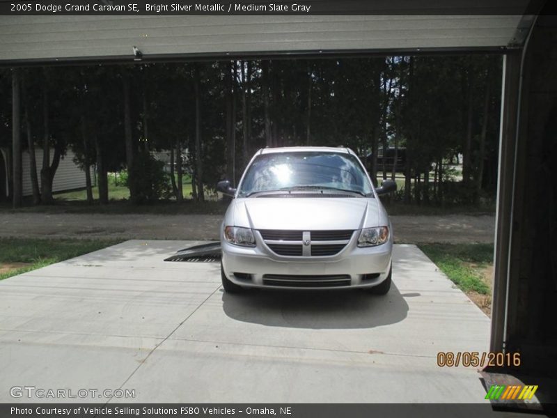 Bright Silver Metallic / Medium Slate Gray 2005 Dodge Grand Caravan SE