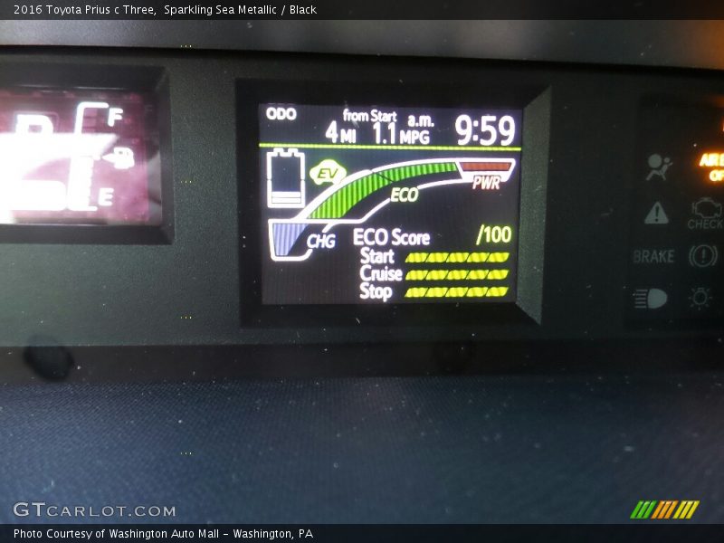 Sparkling Sea Metallic / Black 2016 Toyota Prius c Three