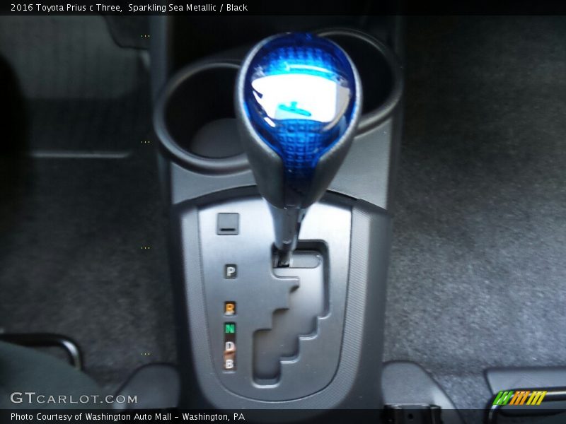 Sparkling Sea Metallic / Black 2016 Toyota Prius c Three