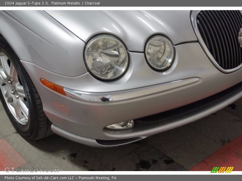 Platinum Metallic / Charcoal 2004 Jaguar S-Type 3.0