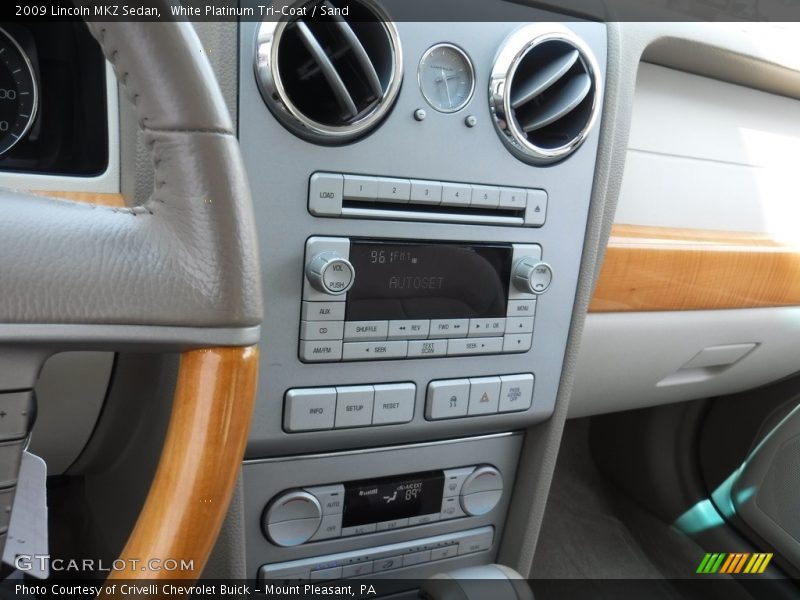 White Platinum Tri-Coat / Sand 2009 Lincoln MKZ Sedan